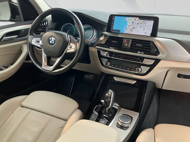 BMW X3 xDrive20d color Gris. Año 2019. 140KW(190CV). Diésel. En concesionario Oliva Motor Tarragona de Tarragona