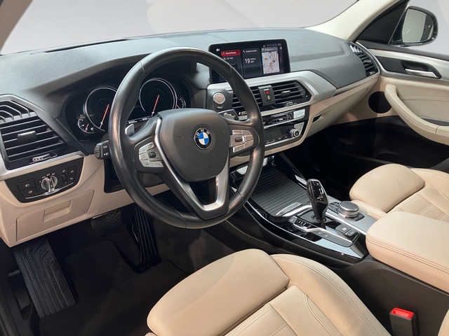 BMW X3 xDrive20d color Gris. Año 2019. 140KW(190CV). Diésel. En concesionario Oliva Motor Tarragona de Tarragona