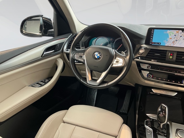 BMW X3 xDrive20d color Gris. Año 2019. 140KW(190CV). Diésel. En concesionario Oliva Motor Tarragona de Tarragona