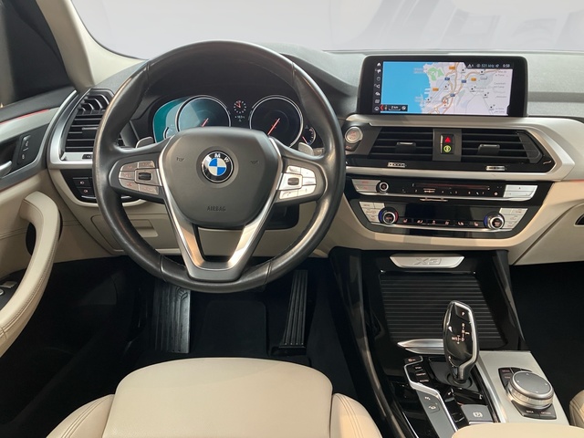BMW X3 xDrive20d color Gris. Año 2019. 140KW(190CV). Diésel. En concesionario Oliva Motor Tarragona de Tarragona
