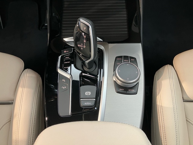 BMW X3 xDrive20d color Gris. Año 2019. 140KW(190CV). Diésel. En concesionario Oliva Motor Tarragona de Tarragona