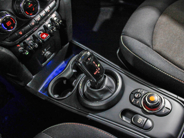 fotoG 13 del MINI MINI Countryman Cooper D 110 kW (150 CV) 150cv Diésel del 2020 en Barcelona