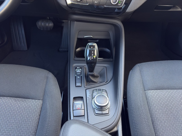 BMW X1 sDrive18i color Gris. Año 2021. 103KW(140CV). Gasolina. En concesionario Benigar Finestrat de Alicante