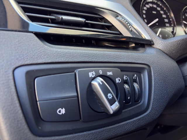 BMW X1 sDrive18i color Gris. Año 2021. 103KW(140CV). Gasolina. En concesionario Benigar Finestrat de Alicante