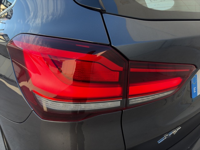 BMW X1 sDrive18i color Gris. Año 2021. 103KW(140CV). Gasolina. En concesionario Benigar Finestrat de Alicante