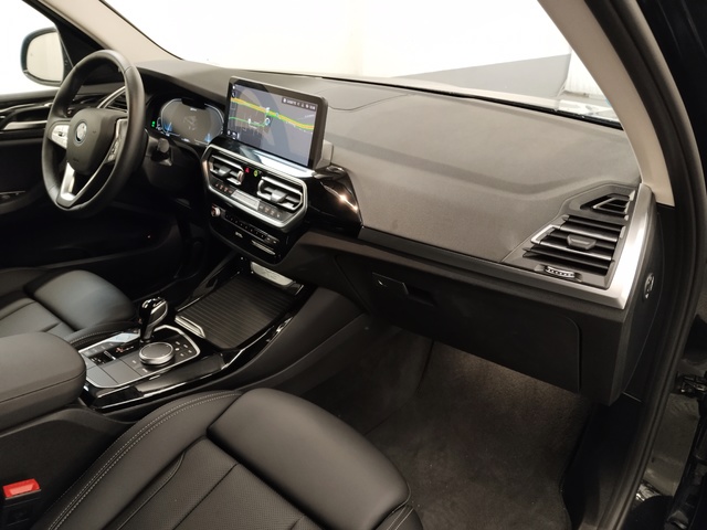 BMW X3 xDrive30e color Negro. Año 2024. 215KW(292CV). Híbrido Electro/Gasolina. En concesionario Autoberón de La Rioja