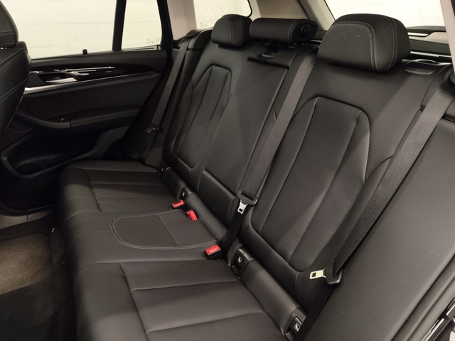 BMW X3 xDrive30e color Negro. Año 2024. 215KW(292CV). Híbrido Electro/Gasolina. En concesionario Autoberón de La Rioja