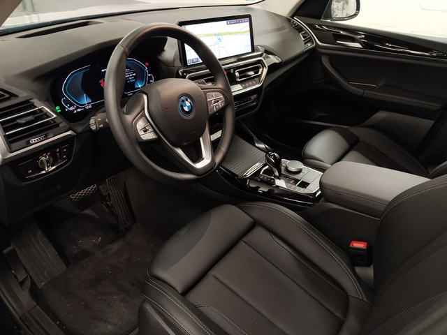 BMW X3 xDrive30e color Negro. Año 2024. 215KW(292CV). Híbrido Electro/Gasolina. En concesionario Autoberón de La Rioja