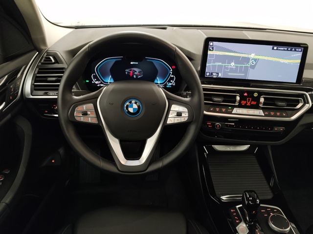 BMW X3 xDrive30e color Negro. Año 2024. 215KW(292CV). Híbrido Electro/Gasolina. En concesionario Autoberón de La Rioja