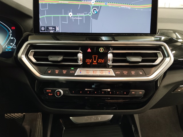 BMW X3 xDrive30e color Negro. Año 2024. 215KW(292CV). Híbrido Electro/Gasolina. En concesionario Autoberón de La Rioja