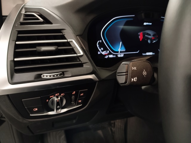 BMW X3 xDrive30e color Negro. Año 2024. 215KW(292CV). Híbrido Electro/Gasolina. En concesionario Autoberón de La Rioja