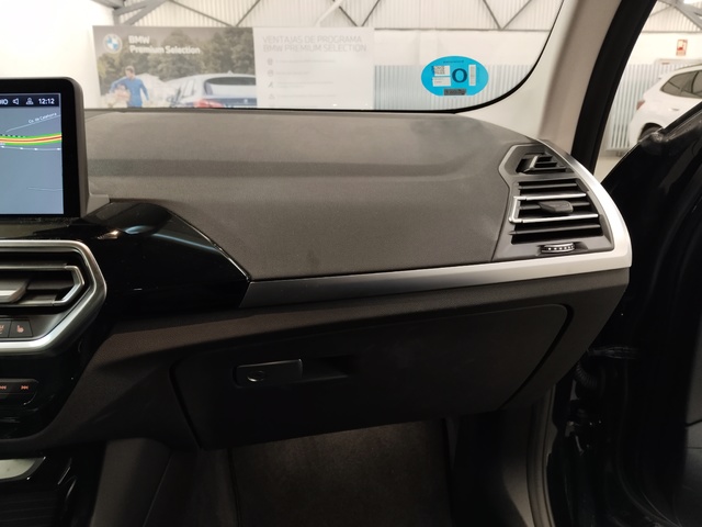 BMW X3 xDrive30e color Negro. Año 2024. 215KW(292CV). Híbrido Electro/Gasolina. En concesionario Autoberón de La Rioja