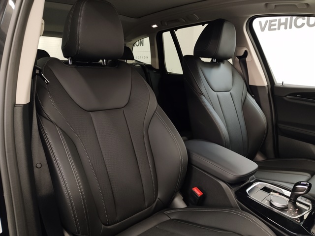 BMW X3 xDrive30e color Negro. Año 2024. 215KW(292CV). Híbrido Electro/Gasolina. En concesionario Autoberón de La Rioja