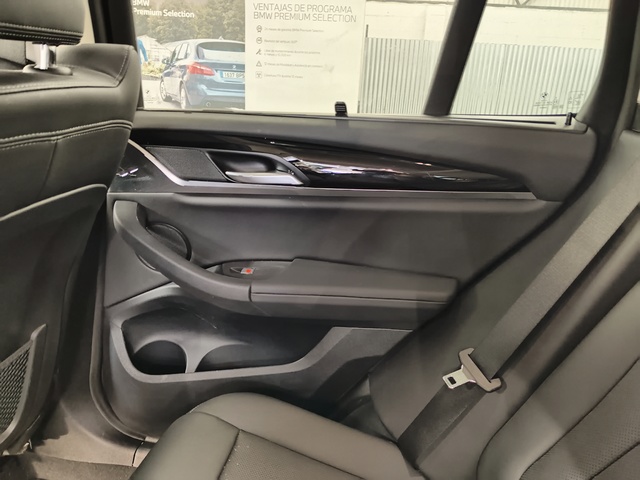 BMW X3 xDrive30e color Negro. Año 2024. 215KW(292CV). Híbrido Electro/Gasolina. En concesionario Autoberón de La Rioja