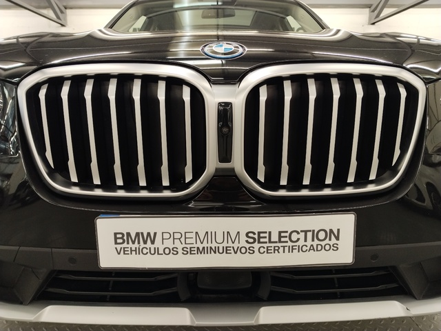 BMW X3 xDrive30e color Negro. Año 2024. 215KW(292CV). Híbrido Electro/Gasolina. En concesionario Autoberón de La Rioja