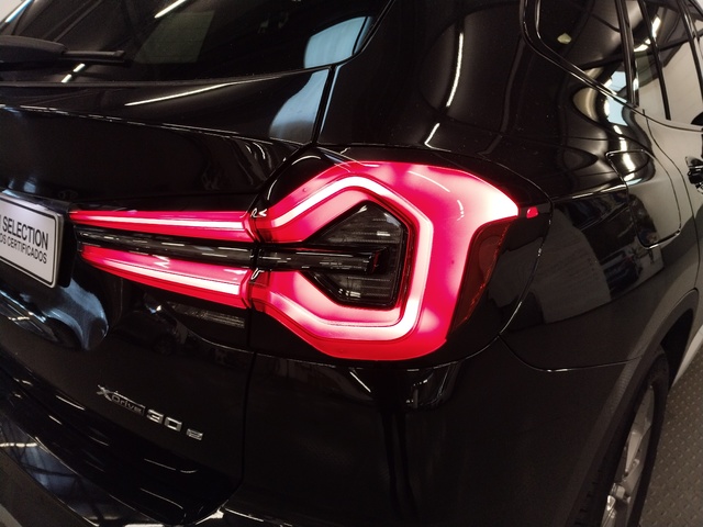 BMW X3 xDrive30e color Negro. Año 2024. 215KW(292CV). Híbrido Electro/Gasolina. En concesionario Autoberón de La Rioja