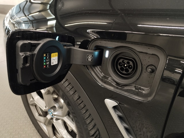 BMW X3 xDrive30e color Negro. Año 2024. 215KW(292CV). Híbrido Electro/Gasolina. En concesionario Autoberón de La Rioja