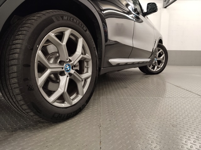 BMW X3 xDrive30e color Negro. Año 2024. 215KW(292CV). Híbrido Electro/Gasolina. En concesionario Autoberón de La Rioja