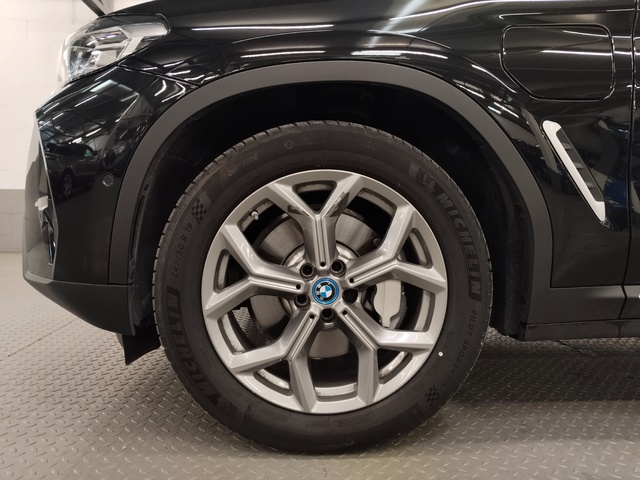 BMW X3 xDrive30e color Negro. Año 2024. 215KW(292CV). Híbrido Electro/Gasolina. En concesionario Autoberón de La Rioja