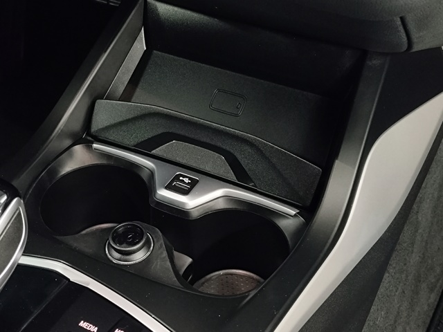 BMW Serie 1 118i color Gris. Año 2024. 103KW(140CV). Gasolina. En concesionario Autoberón de La Rioja