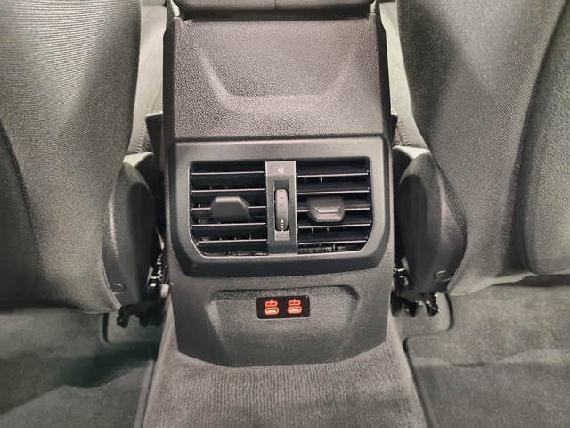 BMW Serie 1 118i color Gris. Año 2024. 103KW(140CV). Gasolina. En concesionario Autoberón de La Rioja