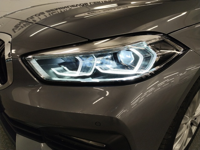 BMW Serie 1 118i color Gris. Año 2024. 103KW(140CV). Gasolina. En concesionario Autoberón de La Rioja