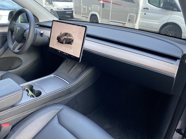 Tesla Model Y Gran Autonomía 4WD 274 kW (372 CV)