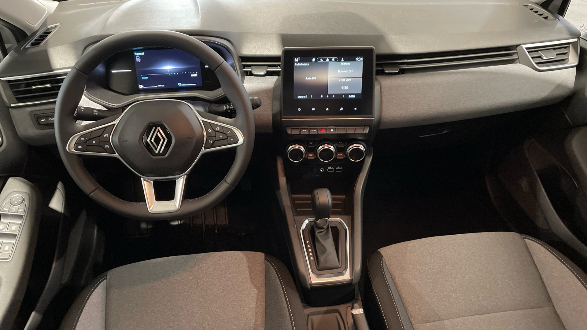 Renault Clio E-Tech full hybrid 145 en Barcelona