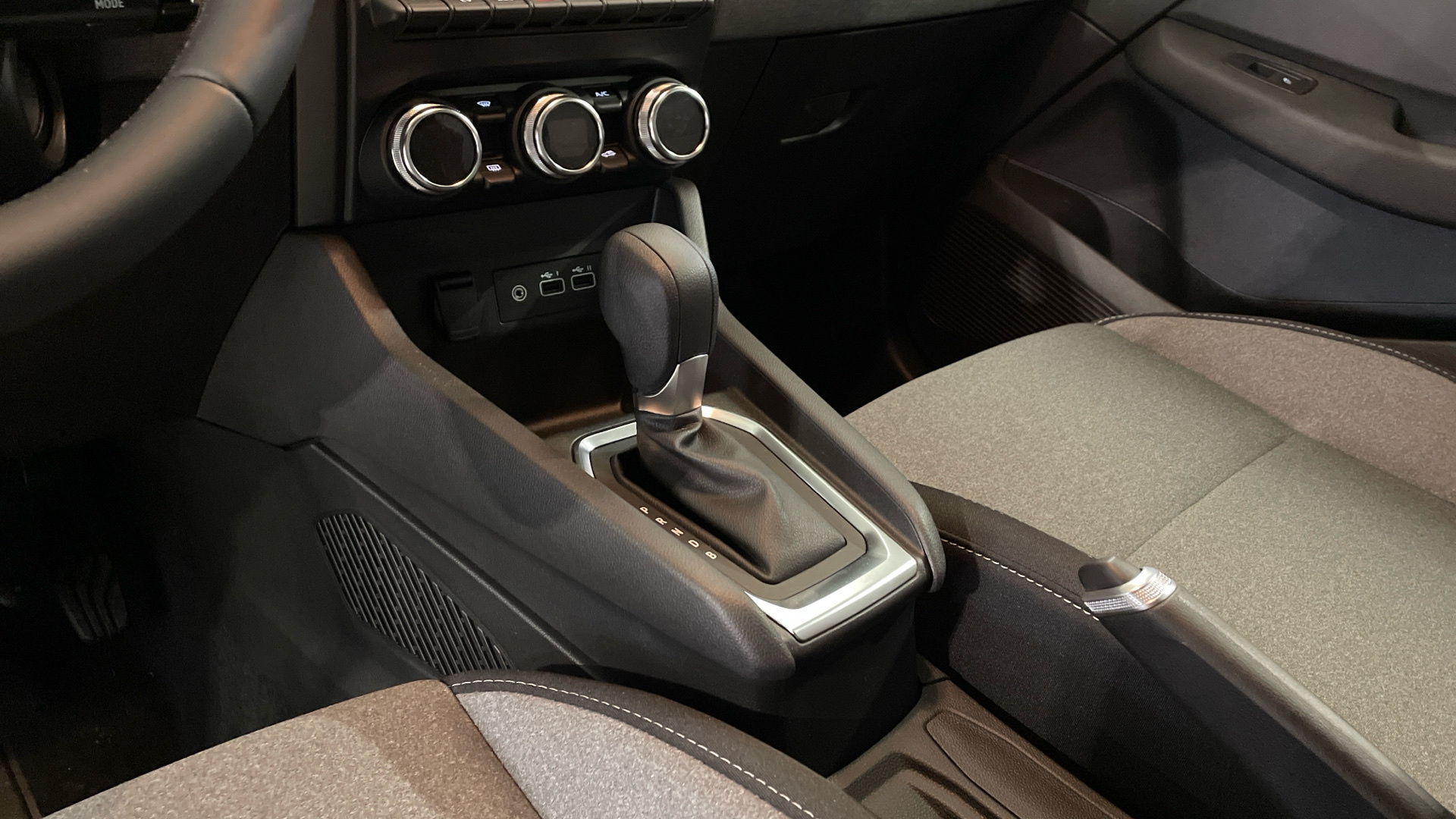 Renault Clio E-Tech full hybrid 145 en Barcelona