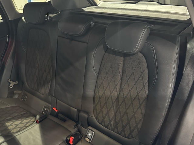 BMW X1 xDrive18d color Blanco. Año 2021. 110KW(150CV). Diésel. En concesionario Motor Gorbea de Álava