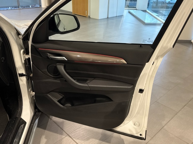 BMW X1 xDrive18d color Blanco. Año 2021. 110KW(150CV). Diésel. En concesionario Motor Gorbea de Álava