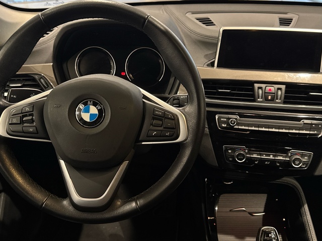 BMW X1 xDrive18d color Blanco. Año 2021. 110KW(150CV). Diésel. En concesionario Motor Gorbea de Álava