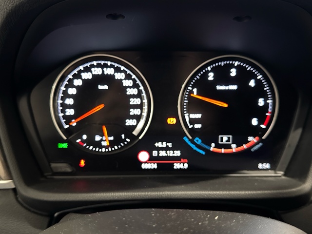 BMW X1 xDrive18d color Blanco. Año 2021. 110KW(150CV). Diésel. En concesionario Motor Gorbea de Álava