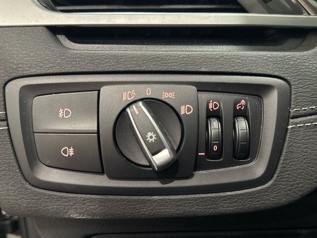 BMW X1 xDrive18d color Blanco. Año 2021. 110KW(150CV). Diésel. En concesionario Motor Gorbea de Álava