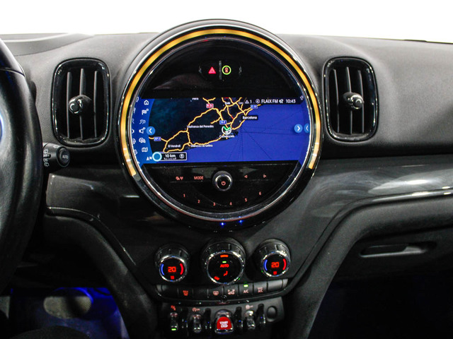 fotoG 12 del MINI MINI Countryman Cooper 100 kW (136 CV) 136cv Gasolina del 2021 en Barcelona