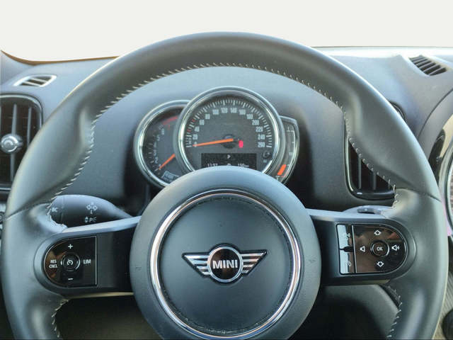 fotoG 12 del MINI MINI Countryman Cooper 100 kW (136 CV) 136cv Gasolina del 2023 en Córdoba