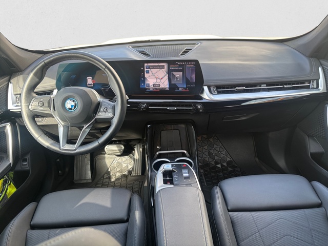 BMW iX1 xDrive30 color Blanco. Año 2023. 230KW(313CV). Eléctrico. En concesionario Pruna Motor, S.L de Barcelona