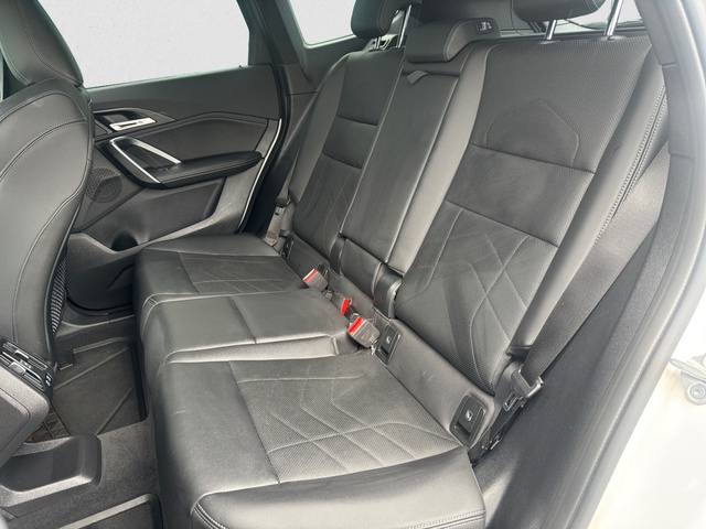 BMW iX1 xDrive30 color Blanco. Año 2023. 230KW(313CV). Eléctrico. En concesionario Pruna Motor, S.L de Barcelona