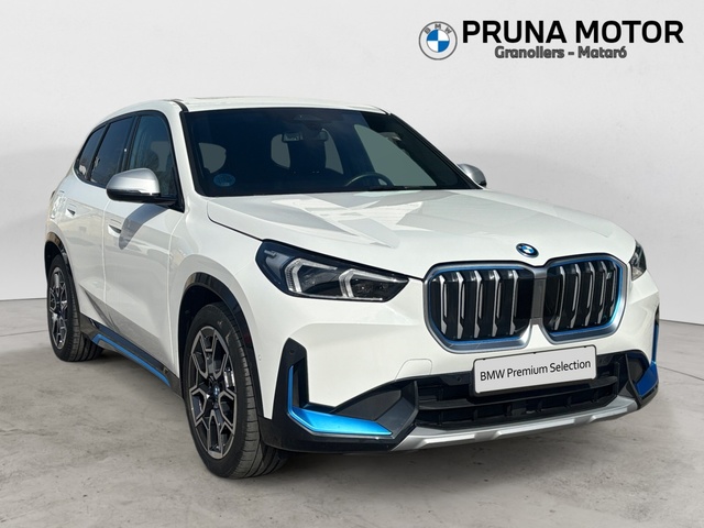 BMW iX1 xDrive30 color Blanco. Año 2023. 230KW(313CV). Eléctrico. En concesionario Pruna Motor, S.L de Barcelona