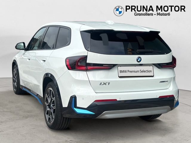 BMW iX1 xDrive30 color Blanco. Año 2023. 230KW(313CV). Eléctrico. En concesionario Pruna Motor, S.L de Barcelona