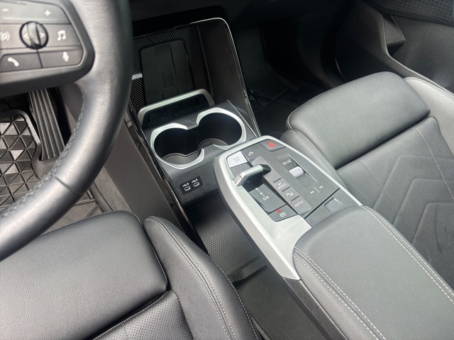 BMW iX1 xDrive30 color Blanco. Año 2023. 230KW(313CV). Eléctrico. En concesionario Pruna Motor, S.L de Barcelona