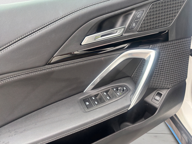 BMW iX1 xDrive30 color Blanco. Año 2023. 230KW(313CV). Eléctrico. En concesionario Pruna Motor, S.L de Barcelona