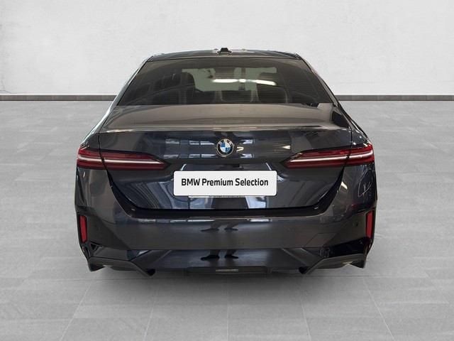 BMW Serie 5 520d color Gris. Año 2023. 145KW(197CV). Diésel. En concesionario Enekuri Motor de Vizcaya