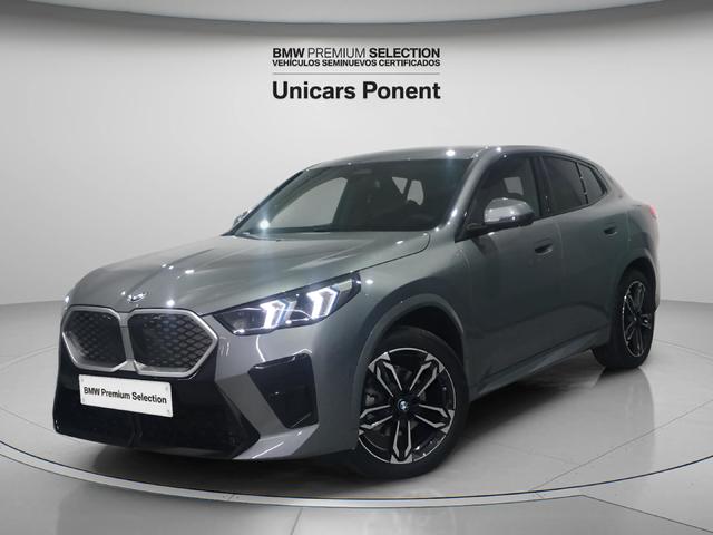 BMW iX2 eDrive20 color Gris. Año 2025. 150KW(204CV). Eléctrico. En concesionario Unicars Ponent de Lleida