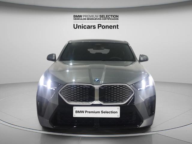 BMW iX2 eDrive20 color Gris. Año 2025. 150KW(204CV). Eléctrico. En concesionario Unicars Ponent de Lleida