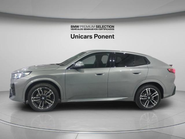 BMW iX2 eDrive20 color Gris. Año 2025. 150KW(204CV). Eléctrico. En concesionario Unicars Ponent de Lleida