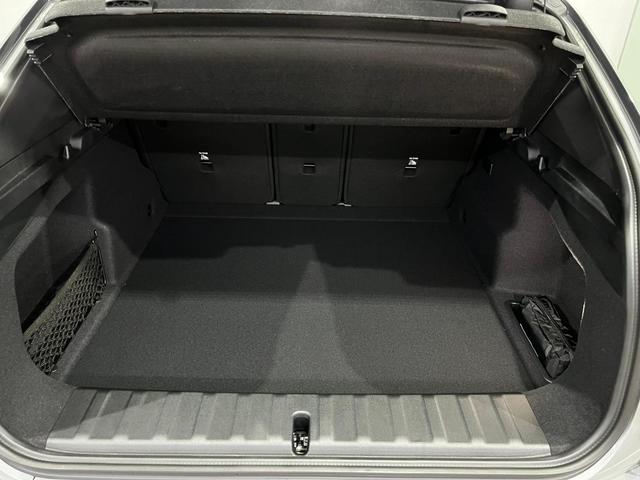 BMW iX2 eDrive20 color Gris. Año 2025. 150KW(204CV). Eléctrico. En concesionario Unicars Ponent de Lleida