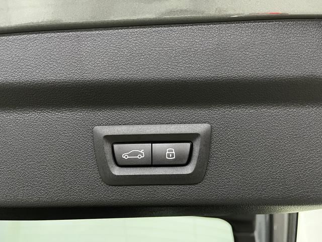 BMW iX2 eDrive20 color Gris. Año 2025. 150KW(204CV). Eléctrico. En concesionario Unicars Ponent de Lleida