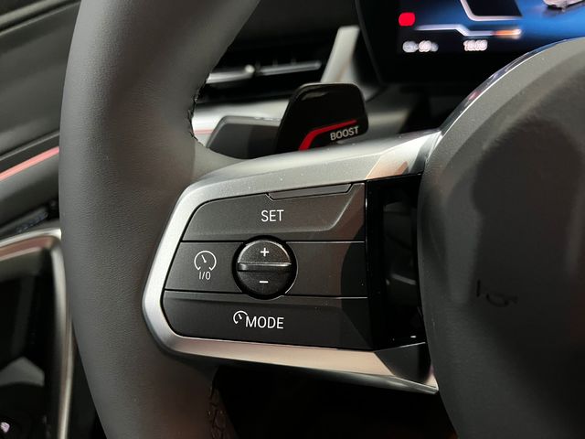 BMW iX2 eDrive20 color Gris. Año 2025. 150KW(204CV). Eléctrico. En concesionario Unicars Ponent de Lleida