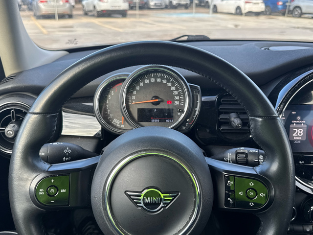 fotoG 10 del MINI MINI Cooper 5 Puertas 100 kW (136 CV) 136cv Gasolina del 2022 en Madrid